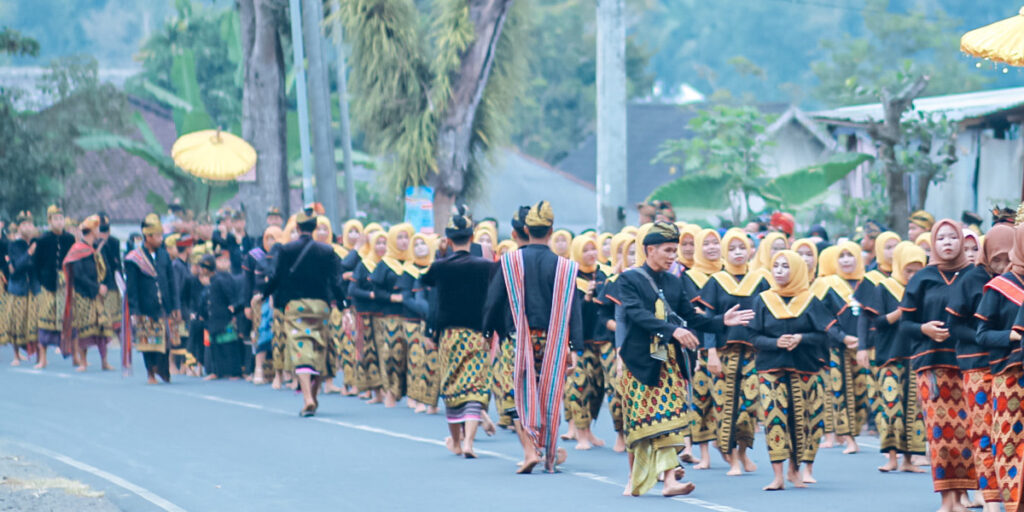 Pakaian Adat dalam acara pernikahan suku sasak lombok, NTB