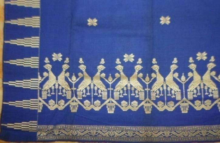 Kain tentun songket khas sukarara lombok motif Keker atau Merak