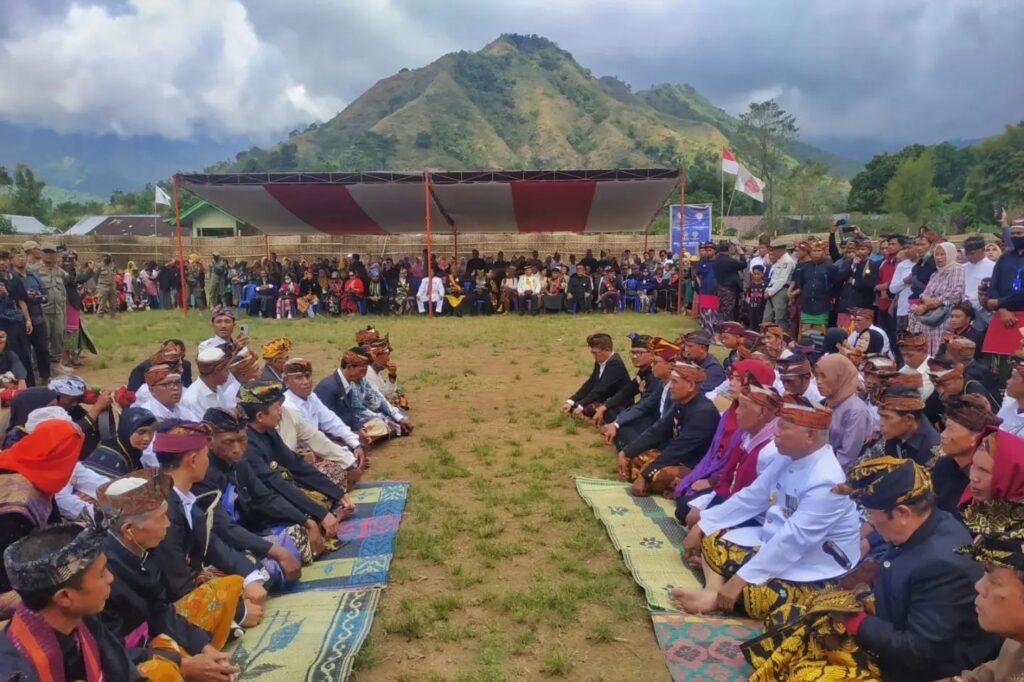 Kegiatan Mapakin dalam Ritual adat ngayu-ayu masyarakat Sasak, Sembalun, Lombok Timur